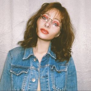 Meet your Posher, Kenz